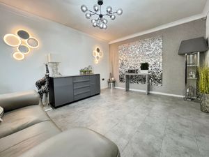 Lounge- click for photo gallery